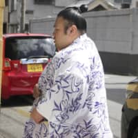 Sekiwake Takakeisho enters Tokyo\'s Chiganoura stable on Monday. | KYODO