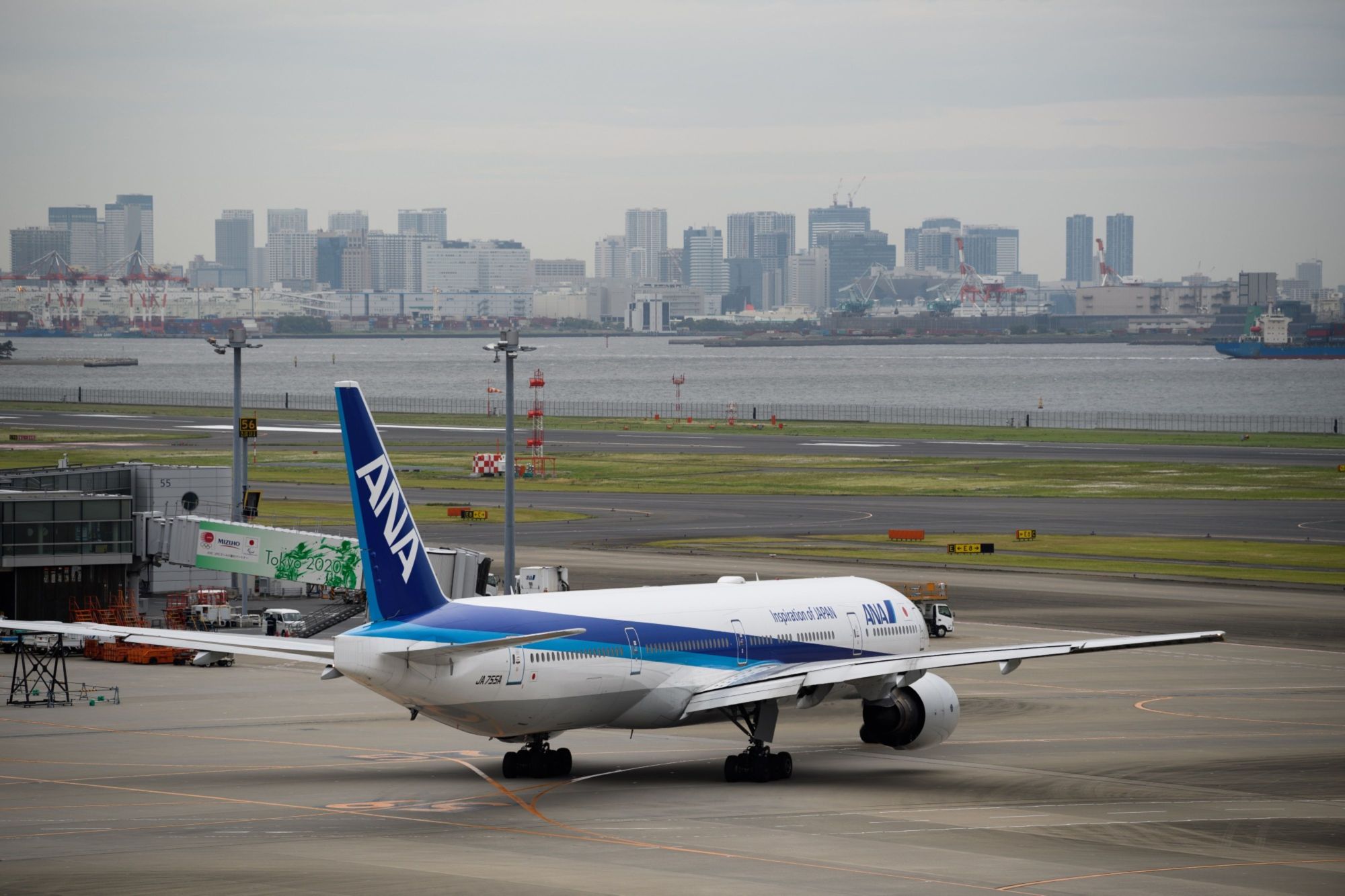 An All Nippon Airways Co. aircraft taxis at Haneda Airport in Tokyo. | BLOOMBERG