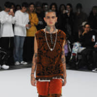 Children of the Discordance\'s menswear edgy look | © JAPAN 	FASHION WEEK ORGANIZATION