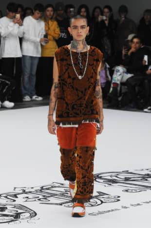 Children of the Discordance's menswear edgy look | © JAPAN FASHION WEEK ORGANIZATION