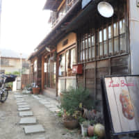 Follow your nose: Lee\'s Bread is located in a cluster of old wooden buildings on a side street in Oiso, Kanagawa Prefecture. | JOAN BAILEY