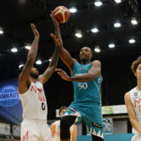 Kyoto Hannaryz center David Simon, an Indiana University-Purdue University Fort Wayne alum, leads the B. League first division in scoring (25.8 points per game). | B. LEAGUE