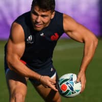 France scrumhalf Antoine Dupont trains on Wednesday in Oita, ahead of Sunday\'s Rugby World Cup quarterfinal match against Wales. | AFP-JIJI