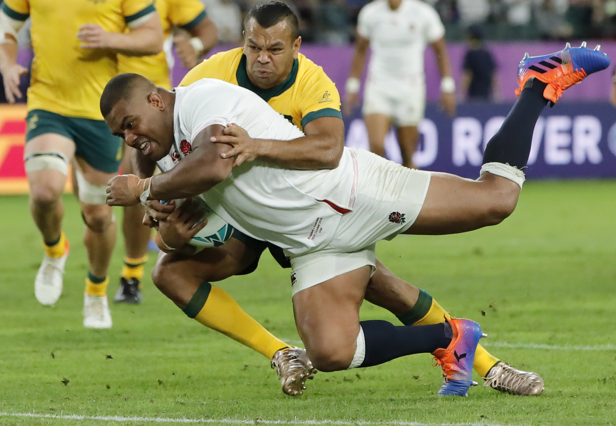 England pummels Australia in RWC quarterfinal