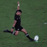 New Zealand\'s Richie Mo\'unga kicks the ball during Saturday\'s match. | AFP-JIJI