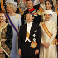 Crown Prince Naruhito and Crown Princess Masako with other guests following the coronation of Dutch King Willem-Alexander at the Royal Palace in Amsterdam on April 30, 2013. | POOL / VIA AP  / VIA KYODO