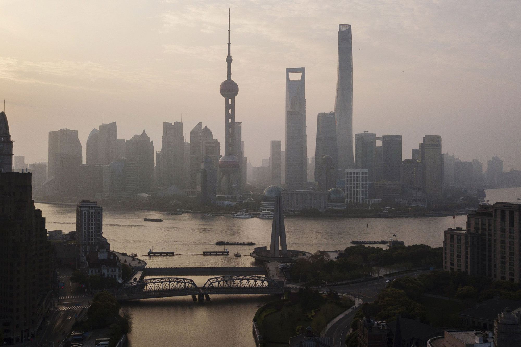 Chinese regulators are strengthening scrutiny on the country's cryptocurrency industry, ordering firms to halt operations. | PHOTOGRAPHER: QILAI SHEN/BLOOMBE