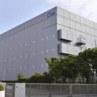Japan Display Inc. decided in September to extend the suspension of the Hakusan plant in Ishikawa Prefecture amid sluggish demand for panels used in smartphones. | KYODO