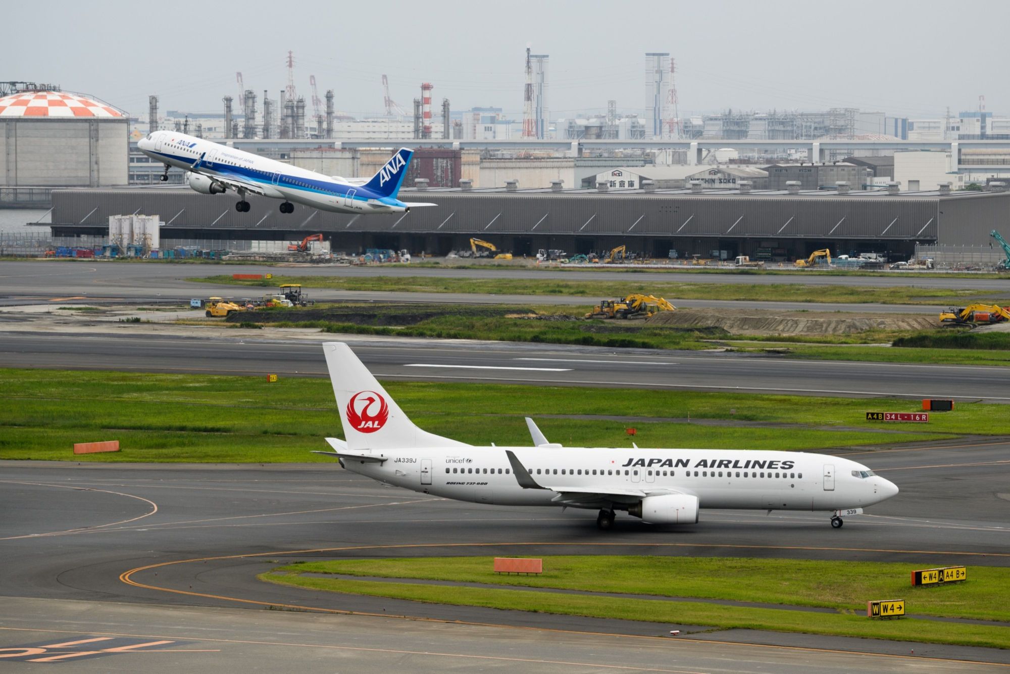 Japan and South Korea are redrawing air traffic control responsibilities, according to the International Civil Aviation Organization. | BLOOMBERG