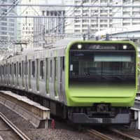 East Japan Railway Co. plans to partially suspend train operations on the Yamanote Line, seen here, and the Keihin-Tohoku Line in central Tokyo on Saturday due to construction work. The suspension is expected to affect millions of passengers in the capital. | KYODO