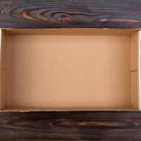 Unboxing: There\'s nothing inside this box, but there are a whole lot of ways that we can use \"naka,\" the kanji for \"inside\" or \"middle,\" to describe that fact. | GETTY IMAGES