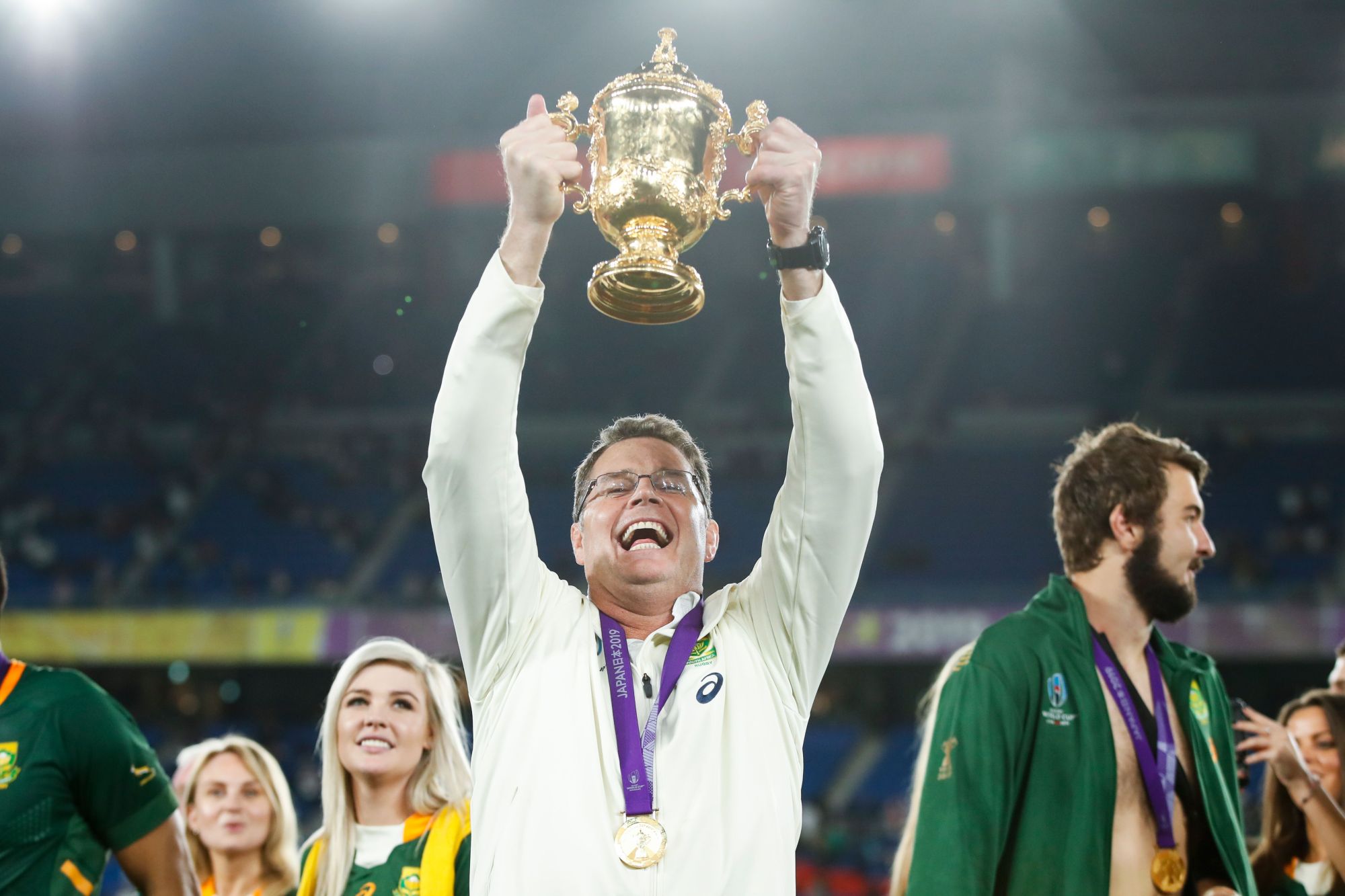 South Africa's head coach Rassie Erasmus lifts the Webb Ellis Cup as they celebrate winning the 2019 Rugby World Cup final match against England at the International Stadium Yokohama in the city on Saturday. | AFP-JIJI
