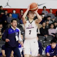 Former Sakuragaoka Gakuen High School standout Keisei Tominaga, seen launching a 3-point shot during the 2018 Winter Cup national championship in Tokyo, has verbally committed to continue his college career at the University of Nebrakaska in 2021. He\'s currently a freshman for Ranger (Texas) College, a two-year school. | KAZ NAGATSUKA