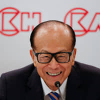 Hong Kong tycoon Li Ka-shing announces his retirement in March 2018. | REUTERS