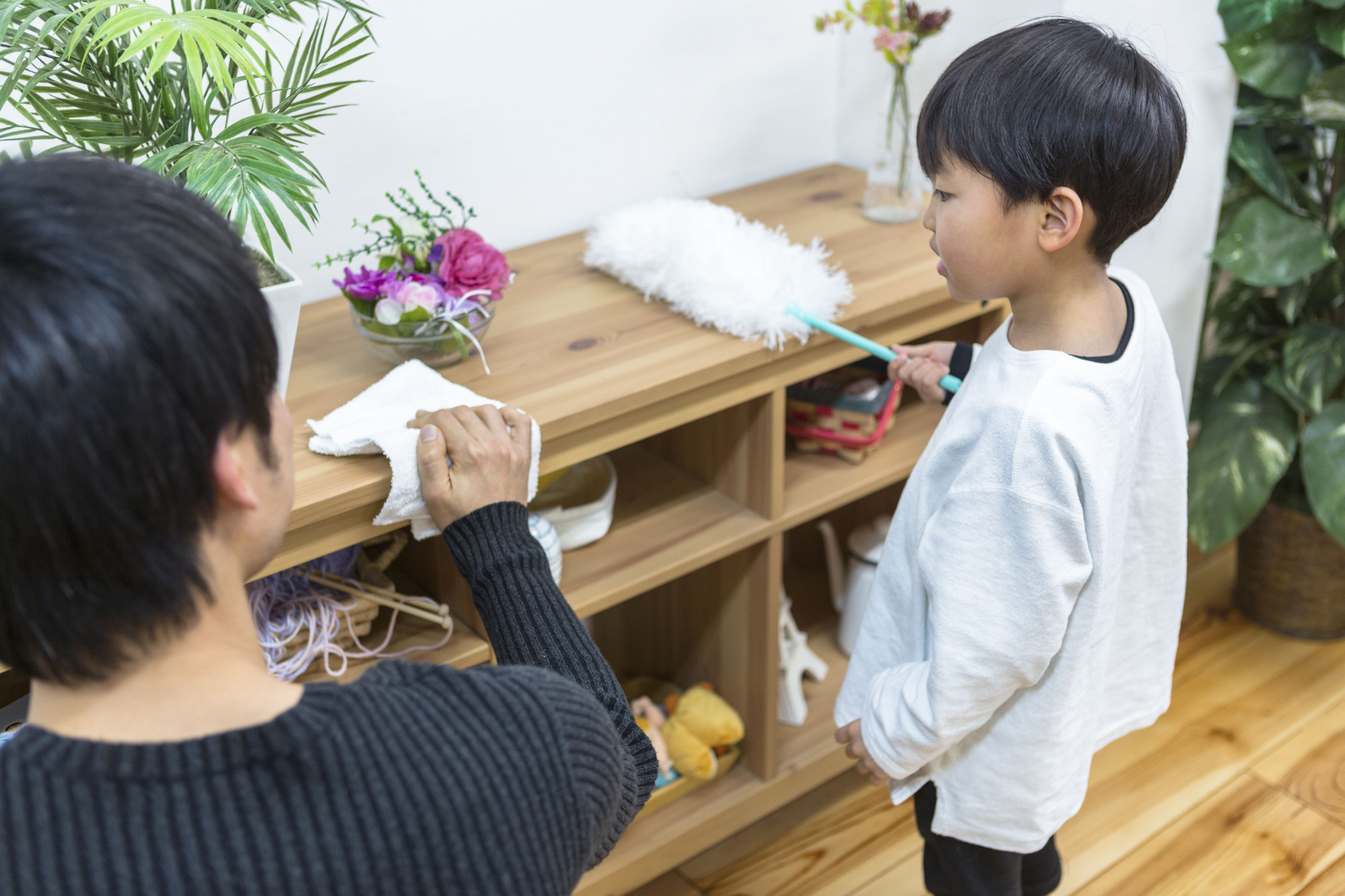 Mental cleanse: Since 大掃除 (ōsōji, year-end 'big' cleaning) is a part of the new year holidays tradition, our writer Daniel Morales has decided to give his Japanese notes a cleanse, too. | GETTY IMAGES