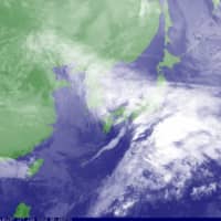 The Meteorological Agency on Monday warned of stormy weather, strong winds and high waves on the Pacific coast of eastern and western Japan, expected through Tuesday due to developing low pressure. | JMA