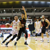 Chiba Jets rookie guard Koh Flippin, seen in action on Sunday against the Alvark Tokyo, is a valuable contributor off the bench for the East Division club. | B. LEAGUE