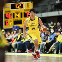 Small forward Yusei Sugiura\'s energetic play has helped the Sunrockers win 10 of their first 14 home games. | B. LEAGUE