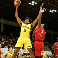 Shibuya big man Sebastian Saiz, a Spaniard who played college ball at the University of Mississippi, is averaging 19.0 points and 11.7 rebounds per game. | B. LEAGUE