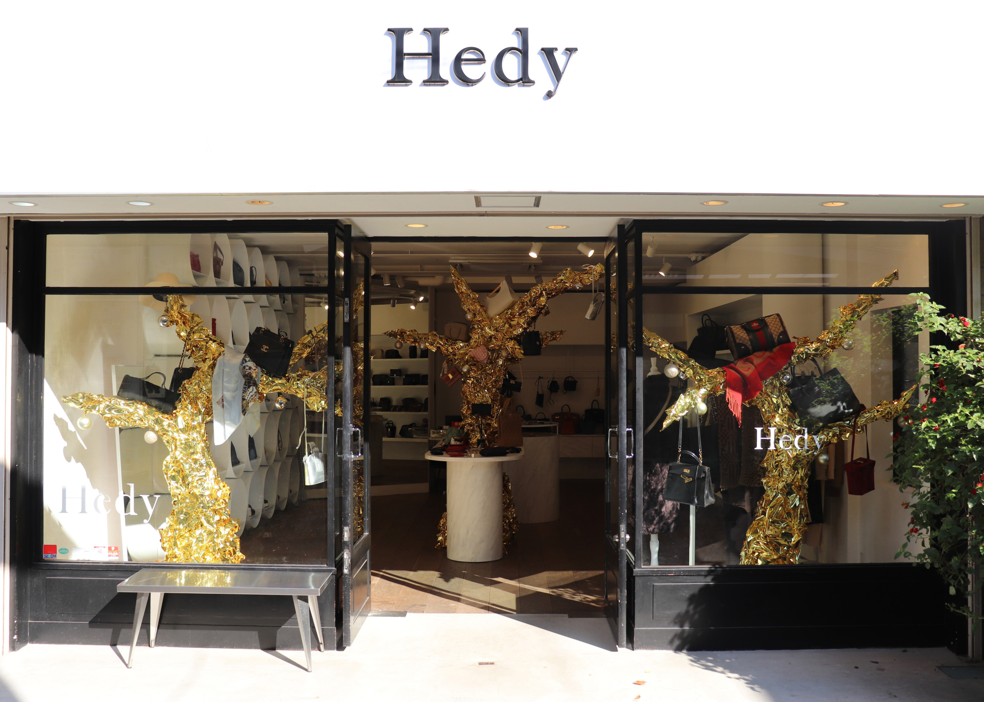 Hedy is in Tokyo's Daikanyama district and specializes in selling previously owned designer goods. | FIREWORKS CO.