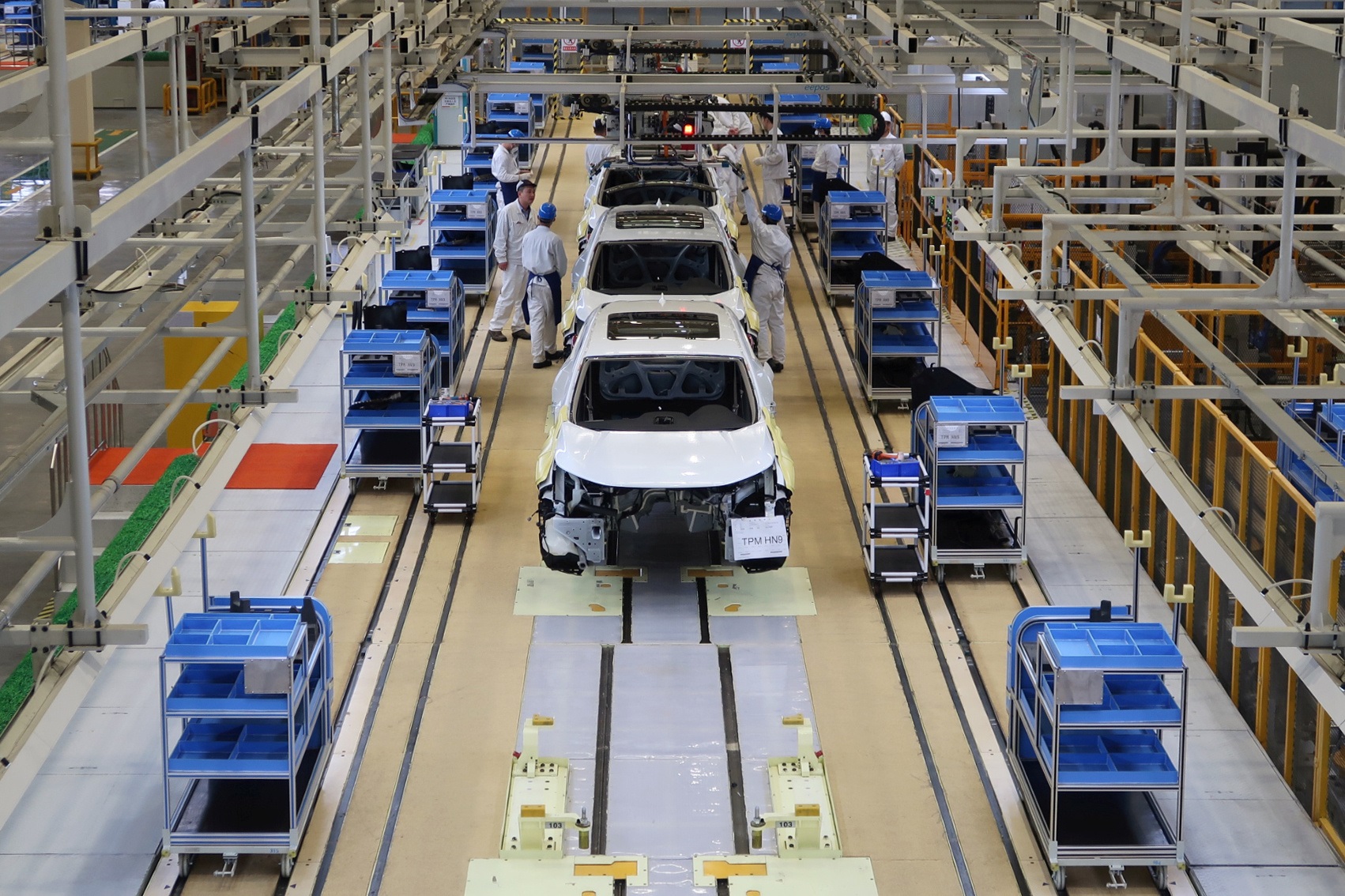 The production line at Honda Motor’s new joint venture plant with Dongfeng Motor Group in Wuhan, Hubei province, last April. | REUTERS