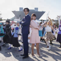 Odd couple: Kento Yamazaki (left) and Mitsuki Takahata (right) star as otaku who dance and sing their way to love. | © 2020 EIGA \"WOTAKOI: LOVE IS HARD FOR OTAKU\" SEISAKU IINKAI © FUJITA/ICHIJINSHA