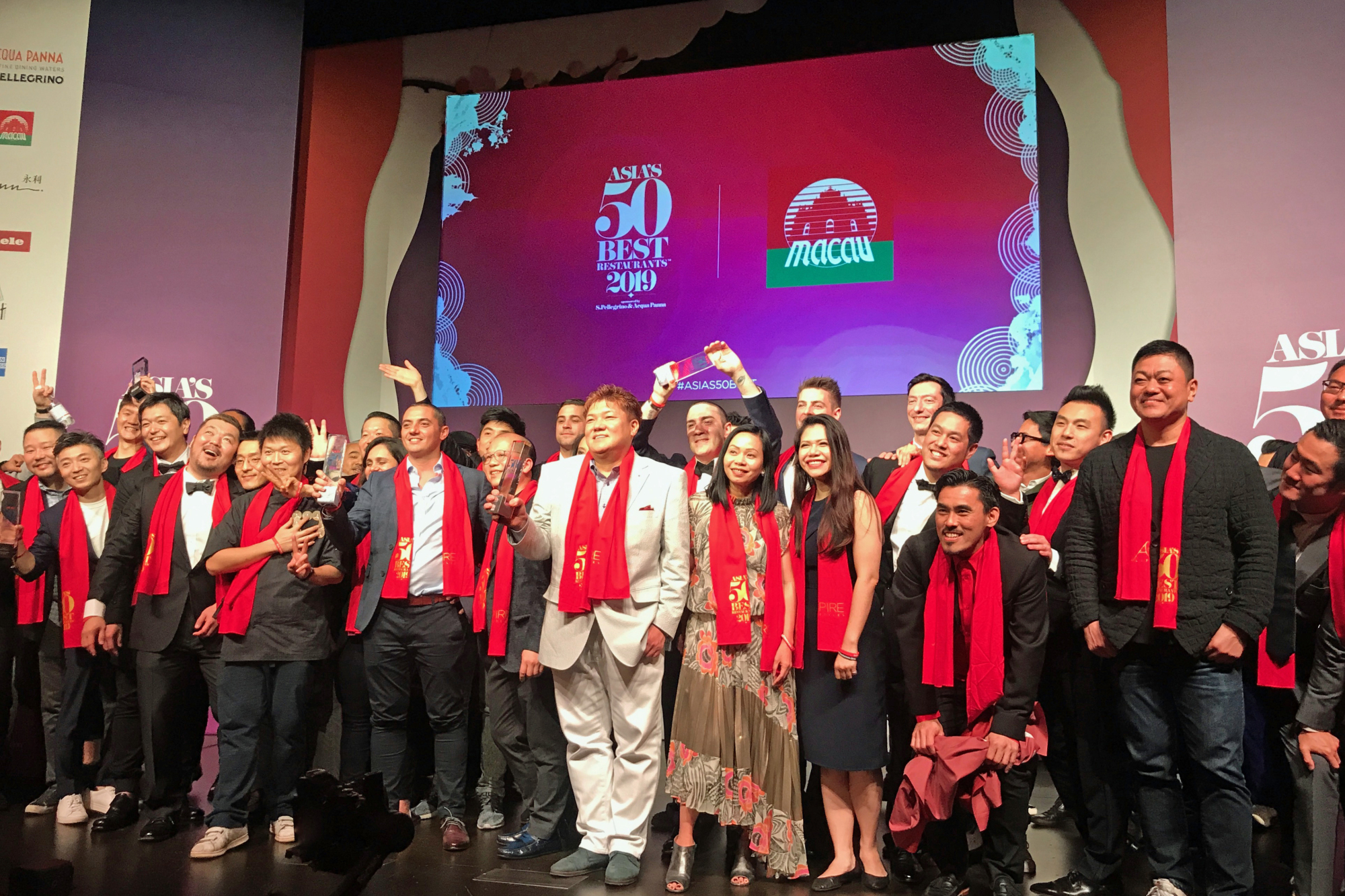 Restaurateurs assemble: Winning chefs take to the stage for the seventh Asia's 50 Best Restaurants award. | ROBBIE SWINNERTON