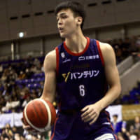 B-Corsairs guard Raita Akaho competes against the visiting Northern Happinets on Wednesday in Yokohama. | KAZ NAGATSUKA