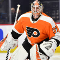 Flyers goaltender Brian Elliott, seen in action against the Penguins on Jan. 21, made 16 saves against the Red Wings on Monday in Detroit. Philadelphia beat Detroit 3-0. | USA TODAY / VIA REUTERS