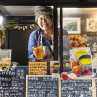 Pulp or no pulp?: Mayuko Kadota is the vivacious owner of Kinyo Juice Bar, a food truck at Taiyou no Marche that serves freshly squeezed juice made with nonstandard fruit she buys directly from producers in Yamanashi Prefecture. She adds no sugar, ice, artificial flavors or coloring. | ATSUMI FASHION CO.
