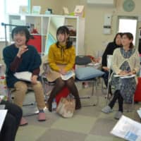 People exchange opinions on the problems LGBT people face at a gathering in February hosted by university students in Fukushima Prefecture. | FUKUSHIMA MINPO
