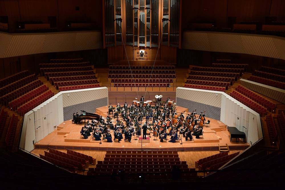 Absent audience: On March 8, Tokyo Symphony Orchestra began livestreaming its concerts, but is facing a loss of revenue due to the lack of physical ticket sales. | SATOSHI AOYAGI