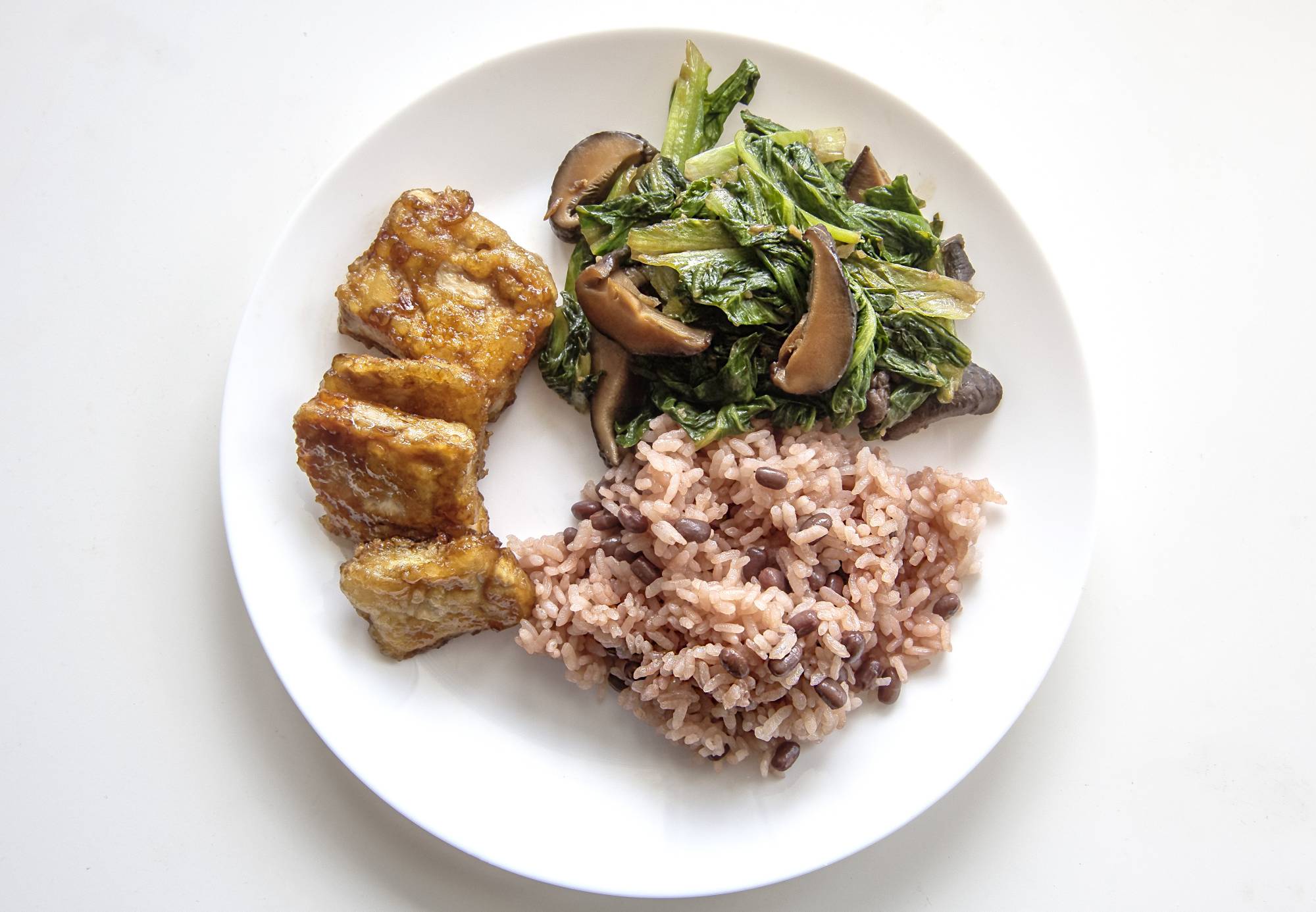 Dried and true recipe: This vegetarian trio utilizes several shelf-stable Japanese ingredients for a hearty meal packed with flavor. | MAKIKO ITOH