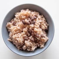 Simple celebration: Adzuki beans and rice is a simplified version of sekihan (red rice) that uses regular rice instead of mochi rice and can be made in a rice cooker. | MAKIKO ITOH
