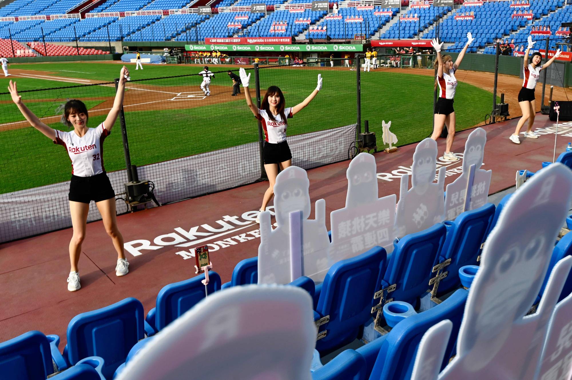 Taiwan to allow baseball fans back into stands this week