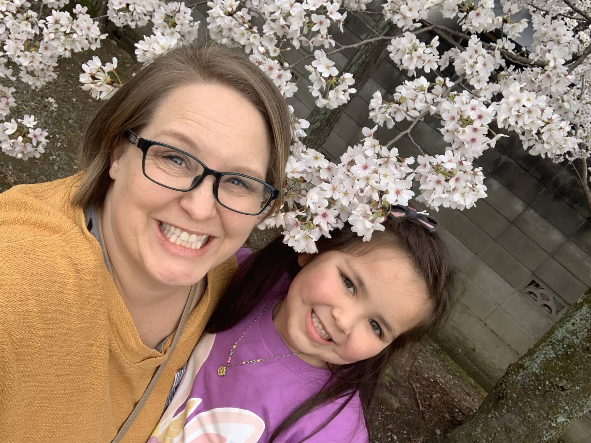 Wendy Okabe and her daughter | 