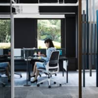 Many companies are redesigning their workspaces to allow for social distancing once workers have returned following the end of the state of emergency. | COURTESY OF STEELCASE INC.
