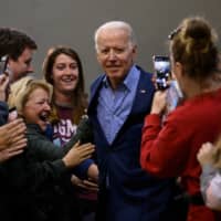 A Reuters/Ipsos opinion poll conducted this week about a general election matchup showed 44 percent of registered voters saying they would back former U.S. Vice President Joe Biden in the 2020 election, with 40 percent saying they would support U.S. President Donald Trump. | AFP-JIJI