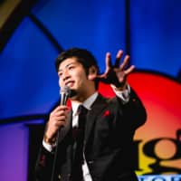 Make ‘em laugh: Saku Yanagawa has made a name for himself at comedy hot spots in Chicago such as Laugh Factory, The Second City and Zanies. | COURTESY OF SAKU YANAGAWA
