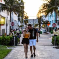 In Florida, where reported cases shot up 7.8 percent Friday while deaths rose 1.2 percent, the median age of patients dropped to 37 in mid-June from over 60 in mid-March. | AFP-JIJI