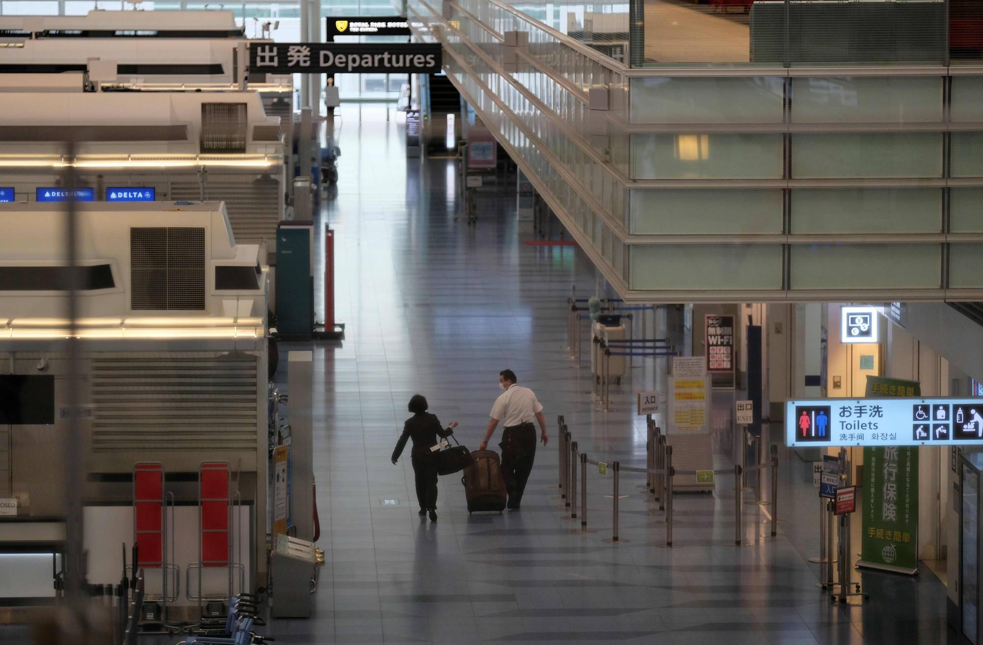 Japan plans to build novel coronavirus testing facilities near major airports for international travelers as soon as this summer. | AFP-JIJI