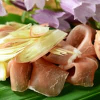 Sharp and salty: Chopped myōga (ginger buds) goes well with dry-cured ham for a tasty salad. | MITSUHIKO IMAMORI
