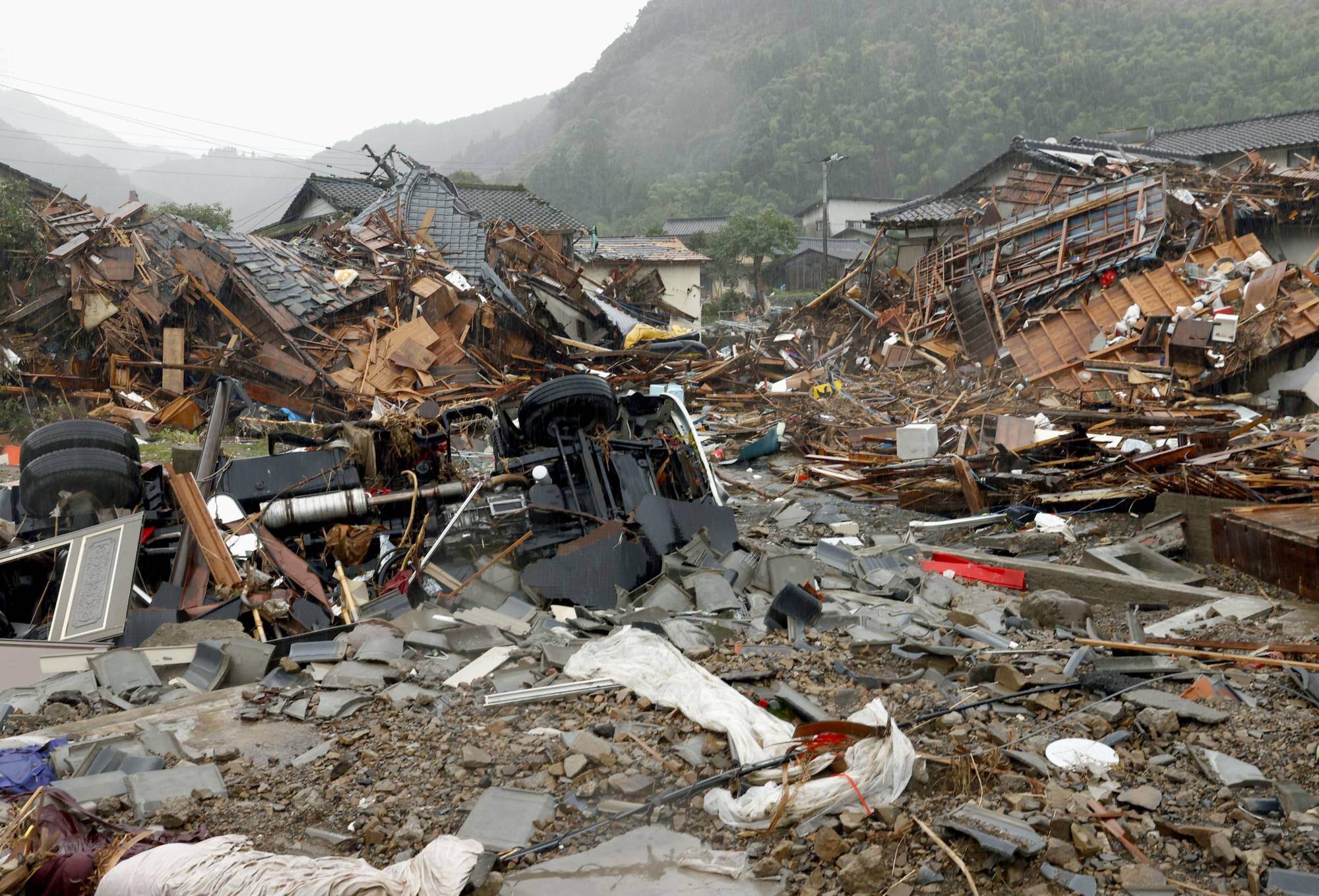 The Cabinet of Prime Minister Shinzo Abe will use ¥2.2 billion from national reserve funds to support Kumamoto Prefecture and other areas hit hard by torrential rain and flooding this month. | KYODO