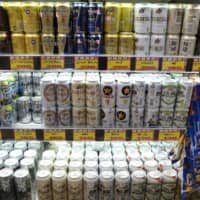 Revenue from beer and beer-like beverages by the big four brewers — Asahi, Kirin, Suntory and Sapporo — all fell in the first half from a year earlier. | REUTERS