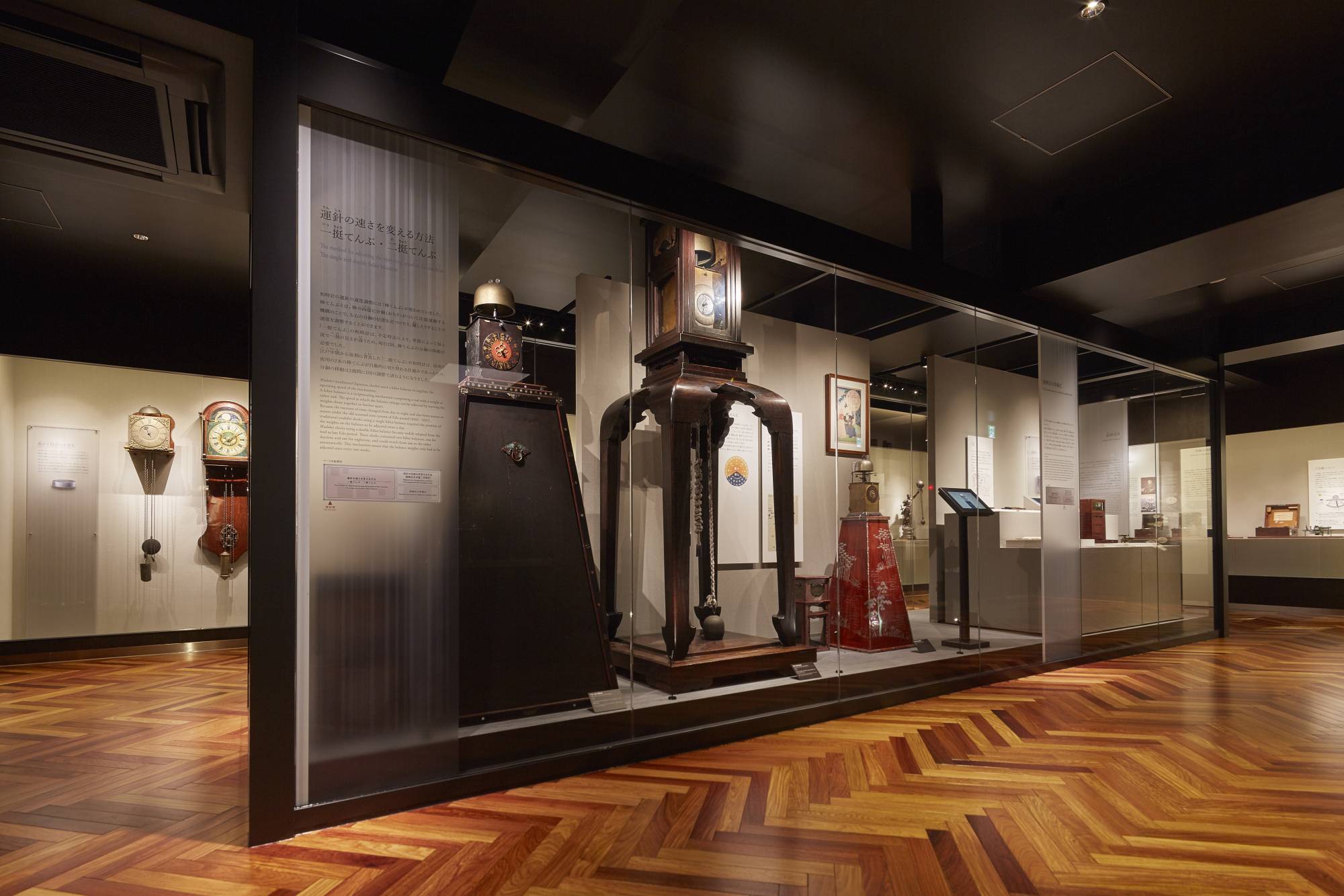 The third floor of the museum has wadokei  timepieces alongside timepieces from throughout history. | SEIKO HOLDINGS CORP.