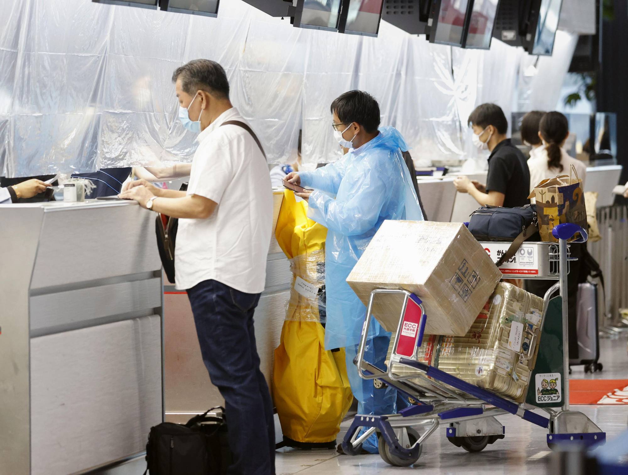 Travel between Japan and Vietnam partially resumed on June 25, but only for members of the business community. | KYODO