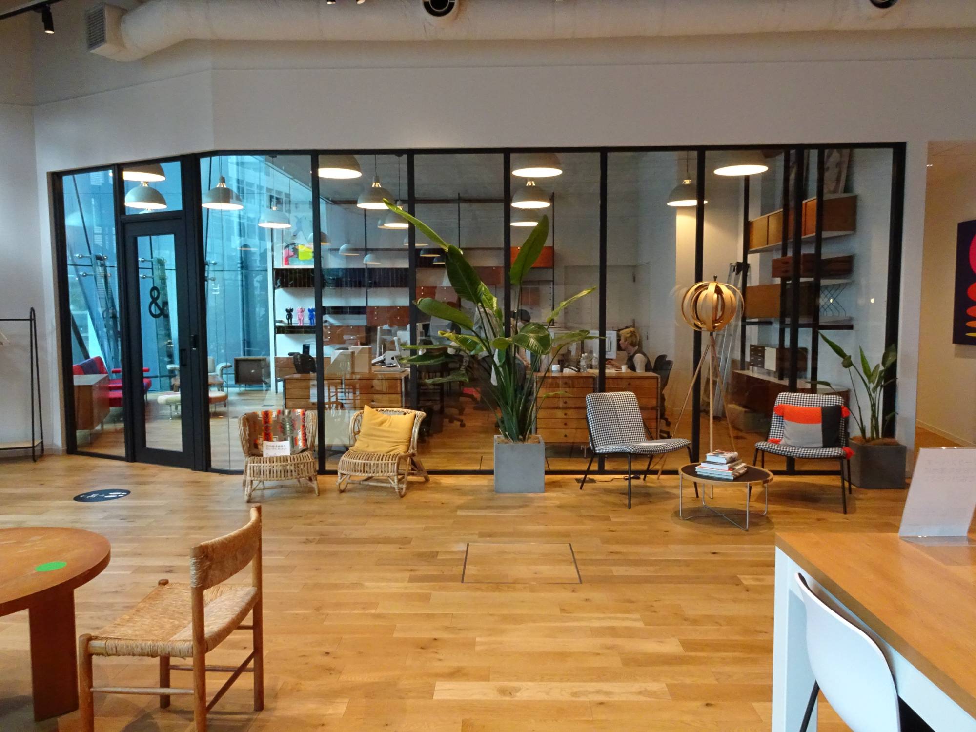 WeWork has a diverse clientele, ranging from freelancers, entrepreneurs, people working for Japan’s major companies and foreign companies as well as municipal officials. | Kazuaki Nagata 
