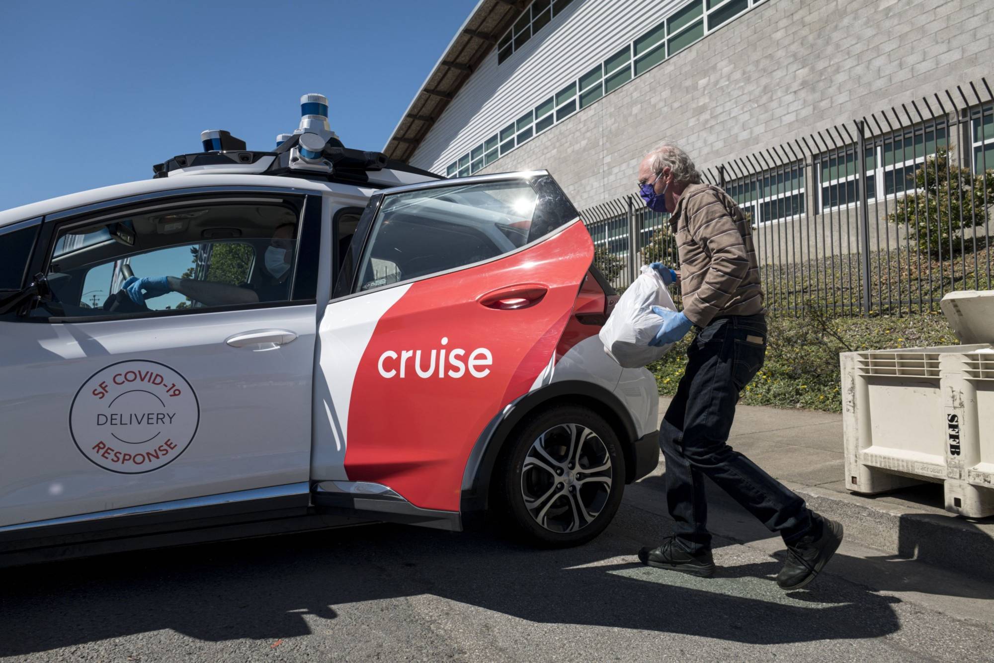 There is precedent for Honda and GM's latest tie-up, as Honda already owns a minority stake in Cruise LLC, the self-driving car company that is majority owned by GM.  | BLOOMBERG