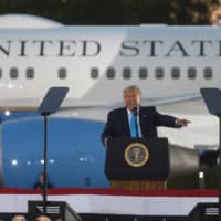 U.S. President Donald Trump speaks during a campaign rally in Latrobe, Pennsylvania, on Thursday.  | BLOOMBERG