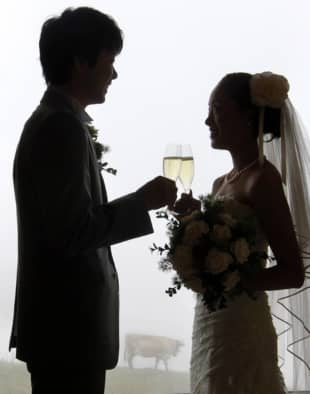 Newly married couples in Japan can receive up to ¥600,000 to cover their rent and other costs to start a new life from next April, provided they live in a municipality adopting the country's newlywed support program, government sources have said. | REUTERS